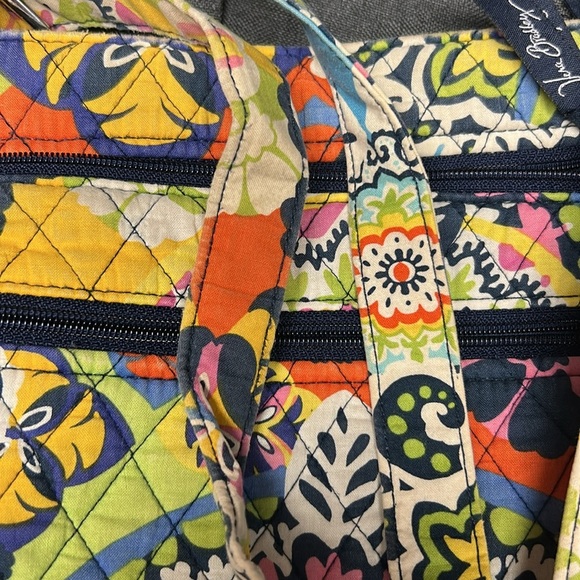 Vera Bradley Multicolored Crossbody Bag with sizzler and adjustable strap. - Picture 11 of 12